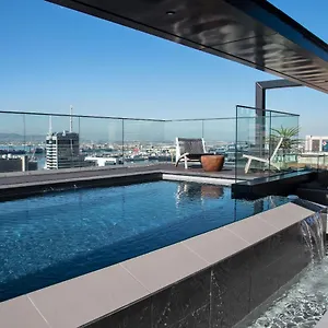 Luxurious 1 Bedroom Apartment